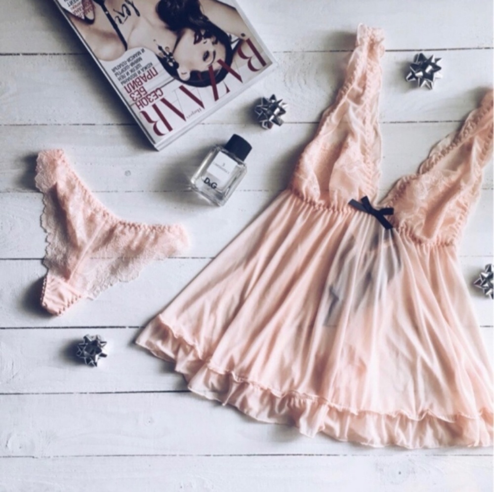 Nwot Beautiful blush pink VS babydoll +panty Small